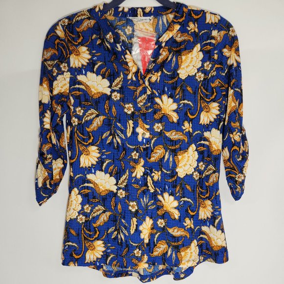 Emily Daniel's Stretchy Top - Picture 2 of 10